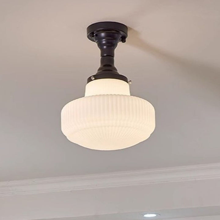 Plafonnier semi-encastré rond en verre et fer traditionnel français à 1 lumière pour salon 