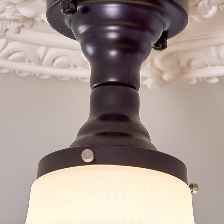 Plafonnier semi-encastré rond en verre et fer traditionnel français à 1 lumière pour salon 