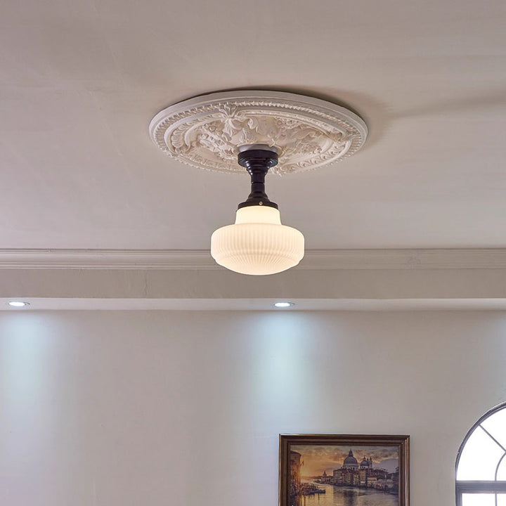 Plafonnier semi-encastré rond en verre et fer traditionnel français à 1 lumière pour salon 