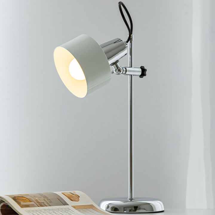 Zeitgenössische Retro Eisen Aluminium Runde 1-Licht Tischlampe für das Wohnzimmer 