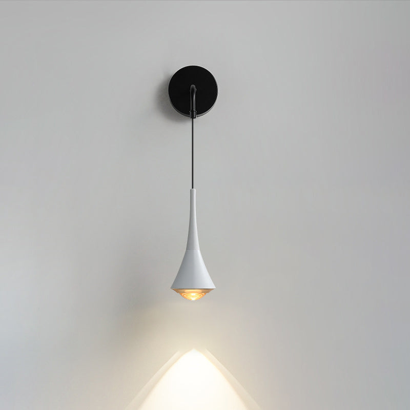 Contemporary Scandinavian Aluminum Iron Linear LED Wall Sconce Lamp For Bedroom