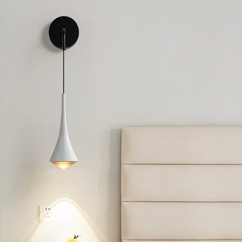 Contemporary Scandinavian Aluminum Iron Linear LED Wall Sconce Lamp For Bedroom