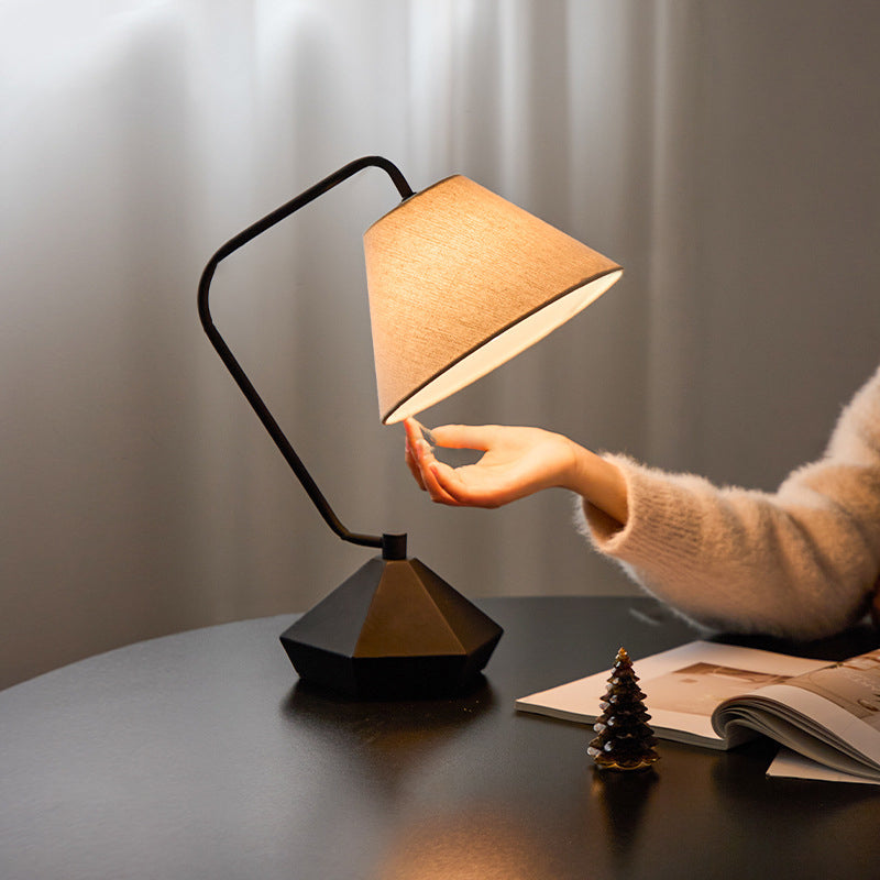 Contemporary Retro Fabric Metal Round 1-Light Table Lamp For Bedroom