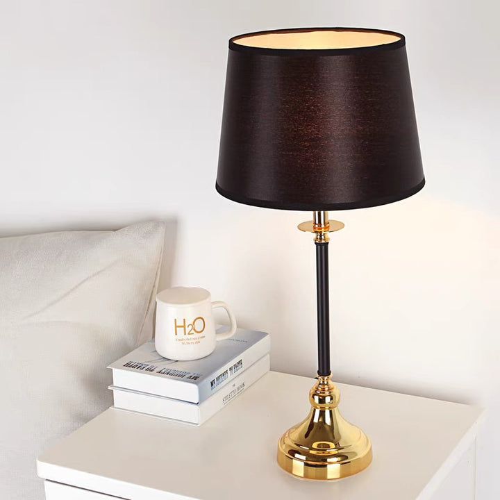 Lampe de table ronde contemporaine de luxe en métal et tissu à 1 lumière pour chambre à coucher 