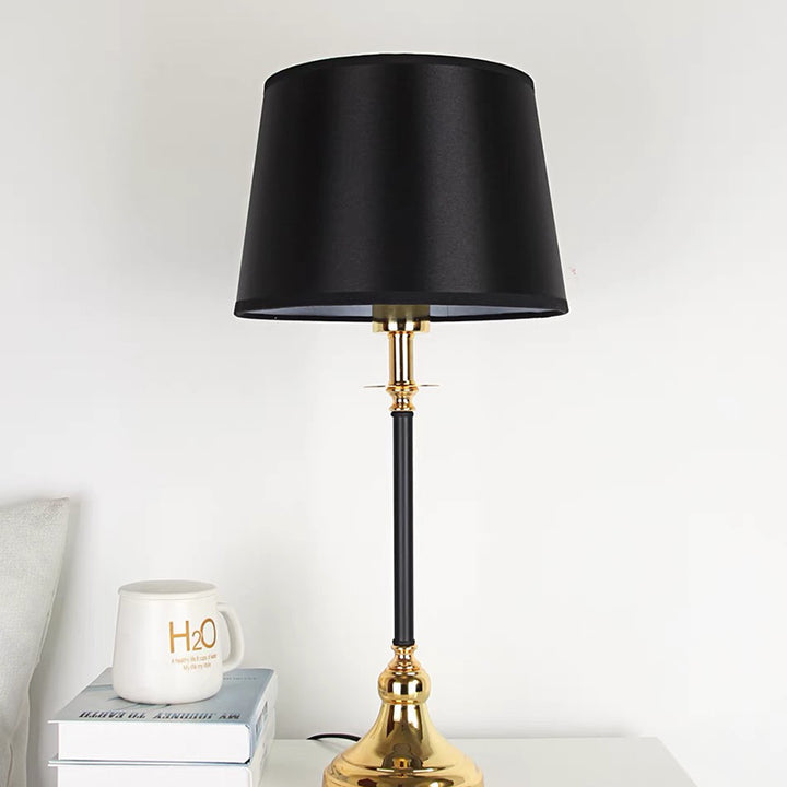 Lampe de table ronde contemporaine de luxe en métal et tissu à 1 lumière pour chambre à coucher 
