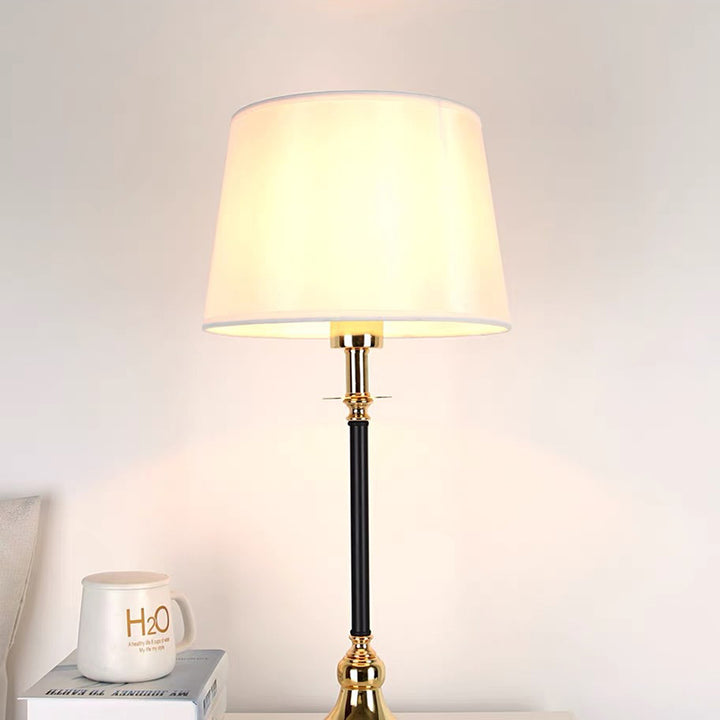 Lampe de table ronde contemporaine de luxe en métal et tissu à 1 lumière pour chambre à coucher 