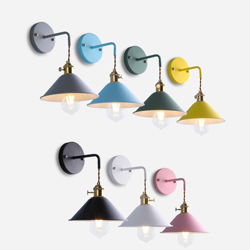 Applique murale contemporaine scandinave conique ronde en fer à 1 lumière pour salon 