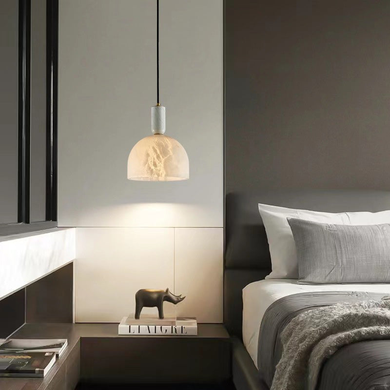 Lustre suspendu en marbre et cuivre à une lumière avec colonne ronde chinoise traditionnelle pour salon 