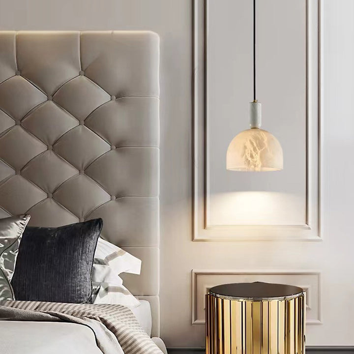 Lustre suspendu en marbre et cuivre à une lumière avec colonne ronde chinoise traditionnelle pour salon 
