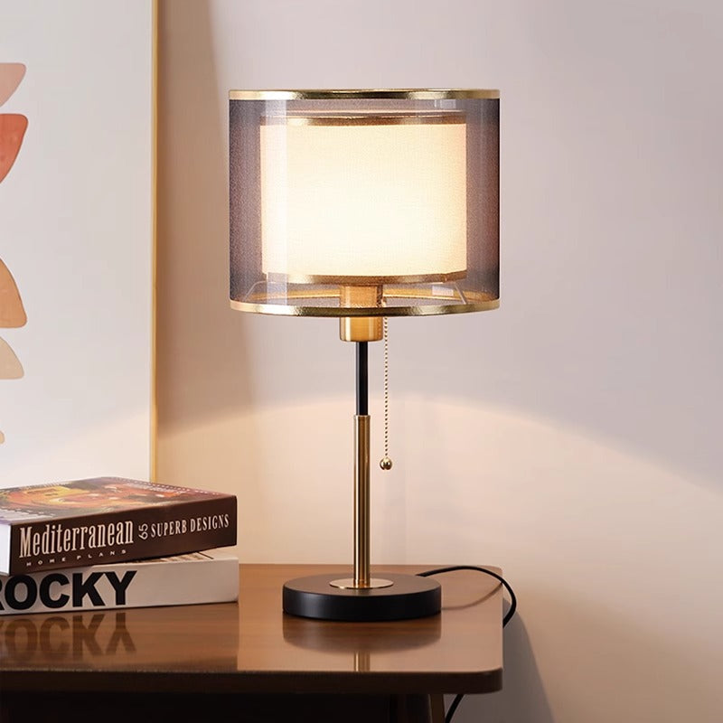 Lámpara de Mesa de Tela de Hierro con Columna Redonda Minimalista Moderna de 1 Luz para Dormitorio 