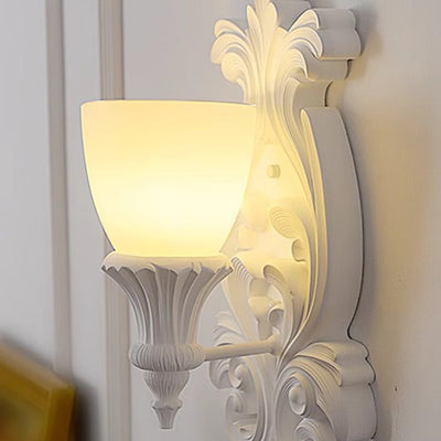 Applique murale 1 lumière en résine avec verre sculpté en forme de fleur crème traditionnelle française pour salon 