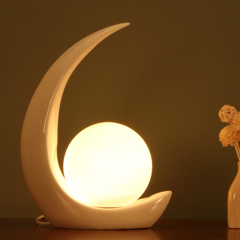 Lampe de table contemporaine en résine et verre en forme d&