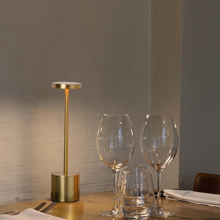 Lampe de table LED en métal cylindrique ronde minimaliste moderne pour salon 