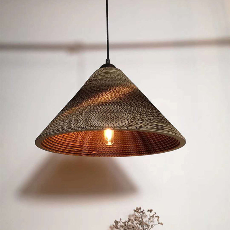Forme de chapeau japonais traditionnel Fleur de prunier Six pétales Longue conique Ronde Papier ondulé Suspension à 1 lumière pour salon 