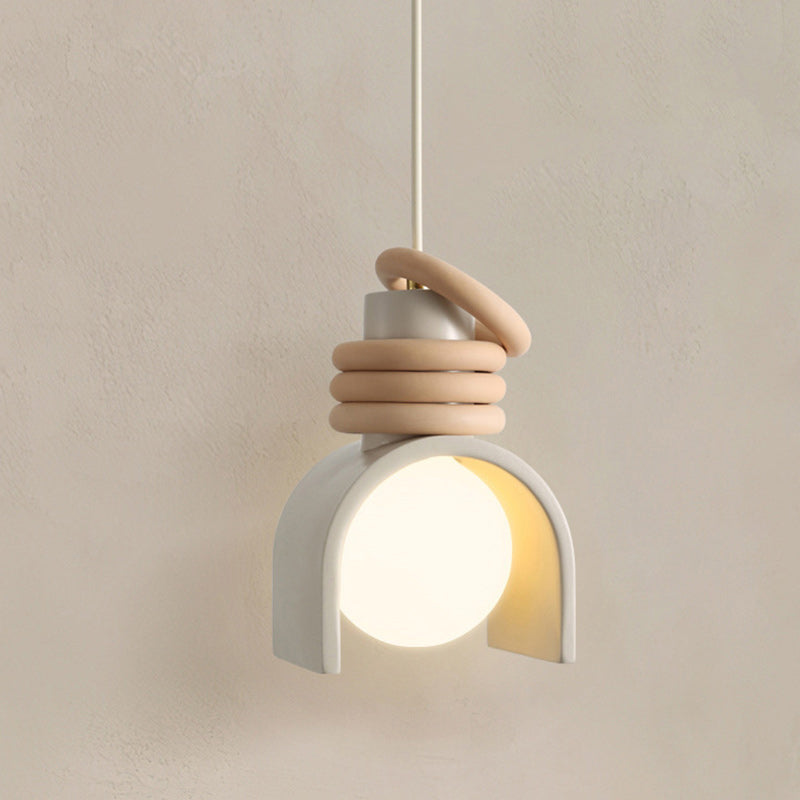 Lámpara colgante de 1 luz de resina de orbe de anillo semicircular chino tradicional de hierro para dormitorio 