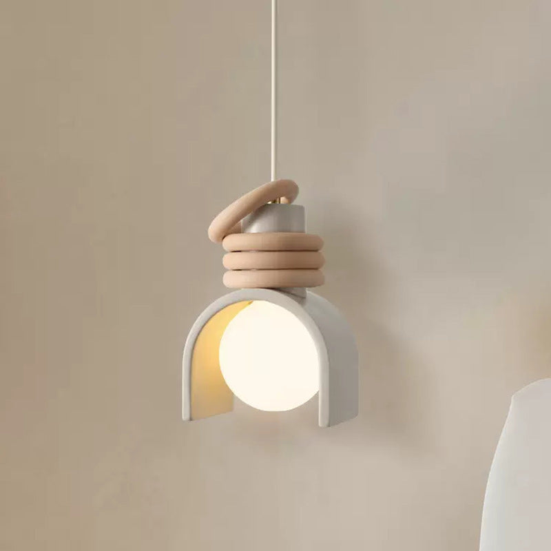 Lámpara colgante de 1 luz de resina de orbe de anillo semicircular chino tradicional de hierro para dormitorio 