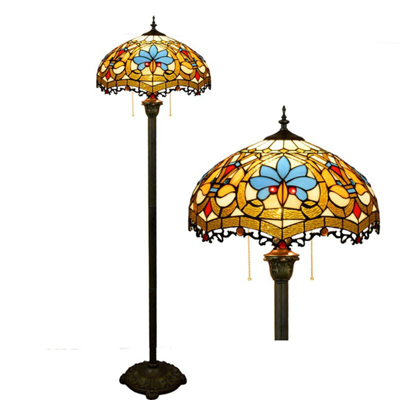 Traditionelle Tiffany-Stehlampe mit rundem Blütenblatt-Glas, Kunstharz und Eisen, 1 Licht, für Wohnzimmer 