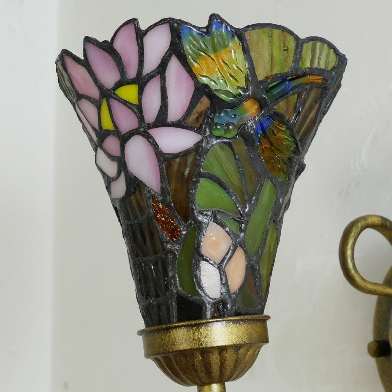 Traditionelle Tiffany Flower Pod Runde Glas Eisen 1-Licht Wandleuchte Lampe für Wohnzimmer 