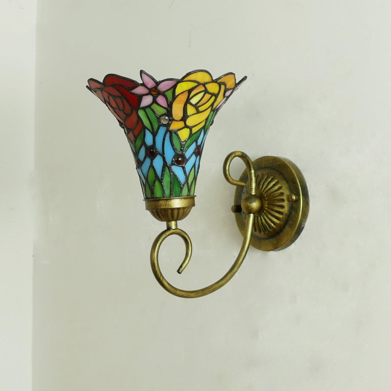 Traditionelle Tiffany Flower Pod Runde Glas Eisen 1-Licht Wandleuchte Lampe für Wohnzimmer 