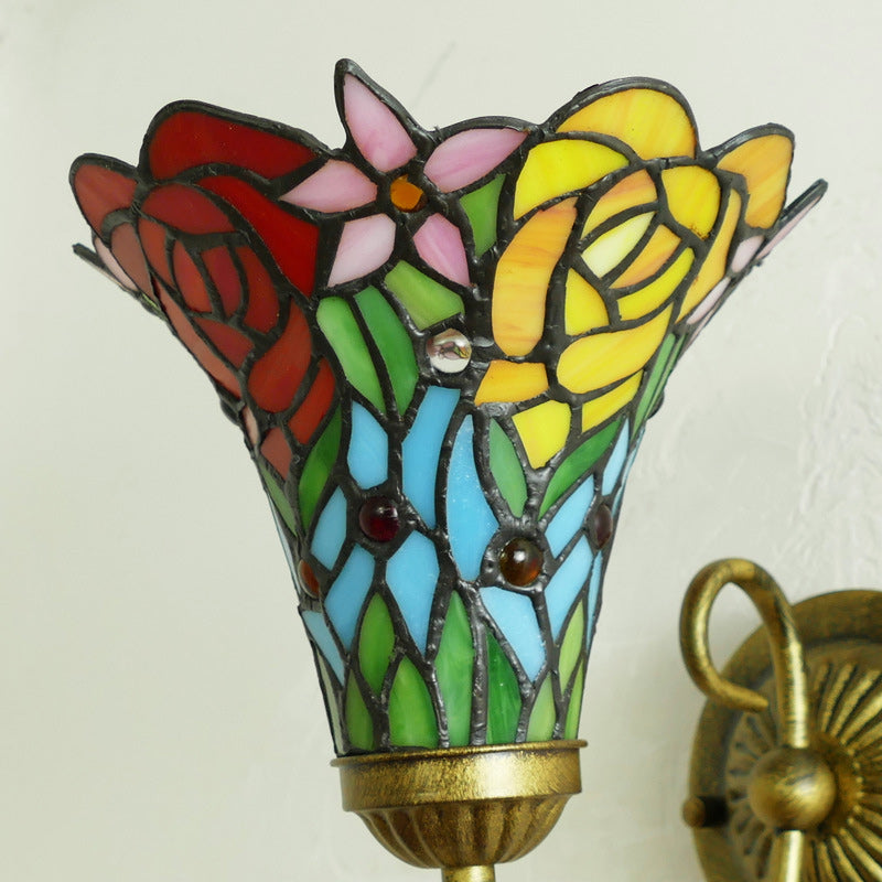 Traditionelle Tiffany Flower Pod Runde Glas Eisen 1-Licht Wandleuchte Lampe für Wohnzimmer 