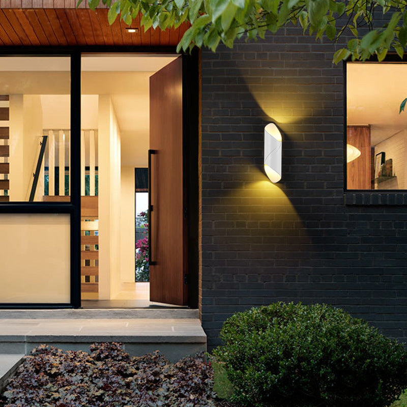 مصباح حائطي LED من الألومنيوم بتصميم منحني حديث وبسيط للكمبيوتر للاستخدام الخارجي 