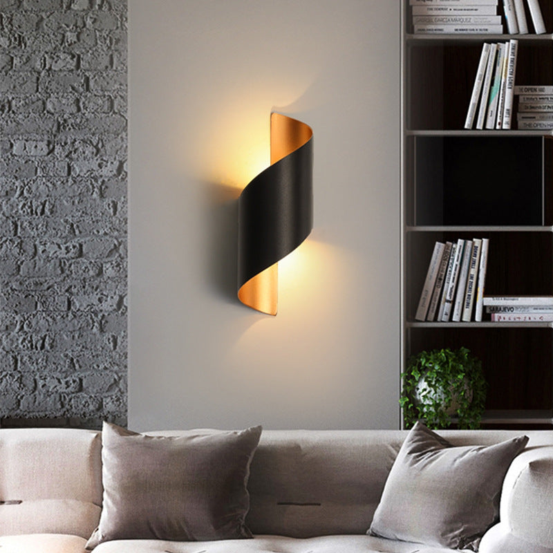 مصباح حائطي LED من الألومنيوم بتصميم منحني حديث وبسيط للكمبيوتر للاستخدام الخارجي 