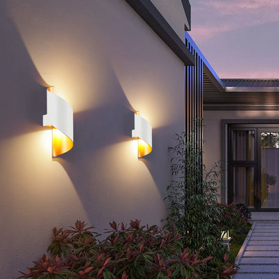 مصباح حائطي LED من الألومنيوم بتصميم منحني حديث وبسيط للكمبيوتر للاستخدام الخارجي 