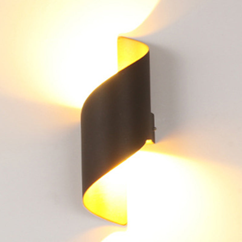 مصباح حائطي LED من الألومنيوم بتصميم منحني حديث وبسيط للكمبيوتر للاستخدام الخارجي 