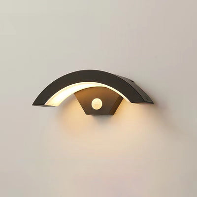 مصباح حائط LED منحني من الألومنيوم البسيط الحديث للفناء الخارجي 