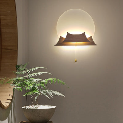 Traditionelle chinesische unregelmäßige stapelbare runde Acryl-Massivholz-LED-Wandleuchte für Wohnzimmer 