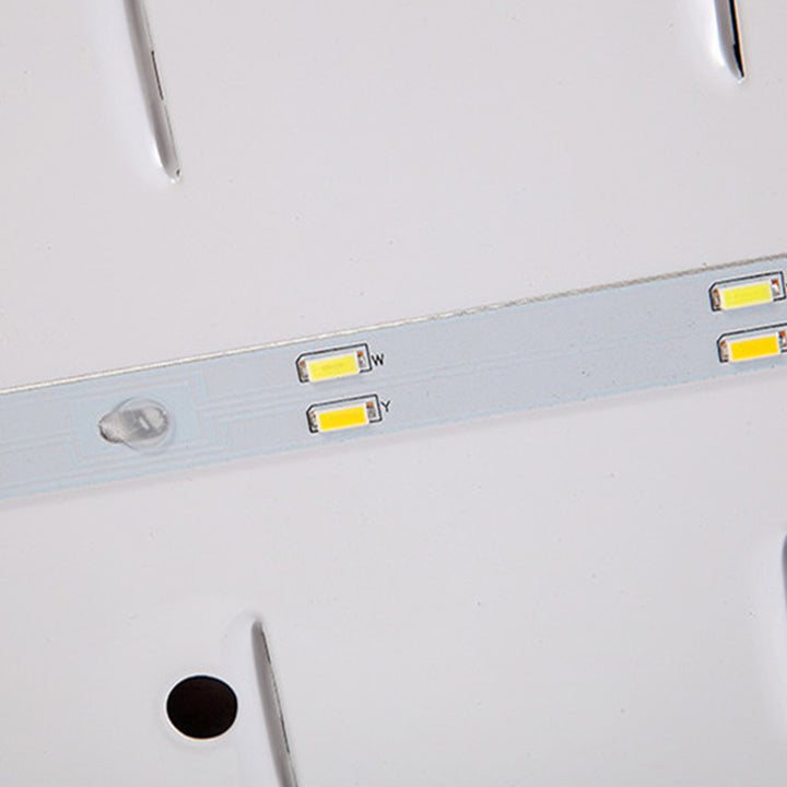 Traditionelle flächenbündige LED-Deckenleuchte aus Kiefernholz mit quadratischem Gitter und Pergament im japanischen Stil für das Wohnzimmer 