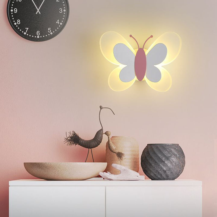 Applique murale LED en forme de papillon Art Déco moderne en acrylique et fer pour chambre 
