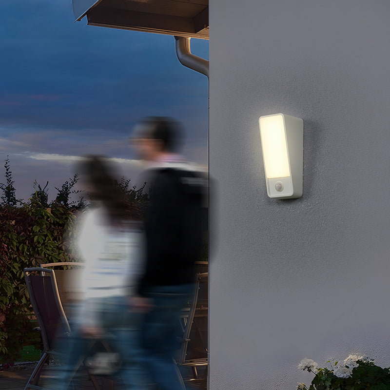 Moderne minimalistische gekippte Rechteck Aluminium LED Wandleuchte Lampe für Garten 
