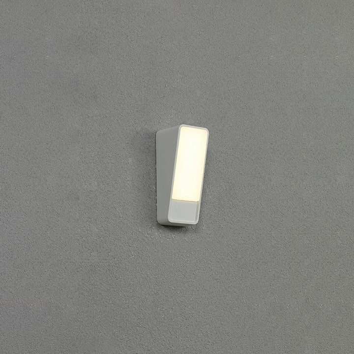 Moderne minimalistische gekippte Rechteck Aluminium LED Wandleuchte Lampe für Garten 
