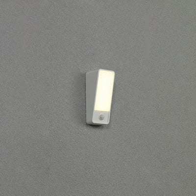 Moderne minimalistische gekippte Rechteck Aluminium LED Wandleuchte Lampe für Garten 