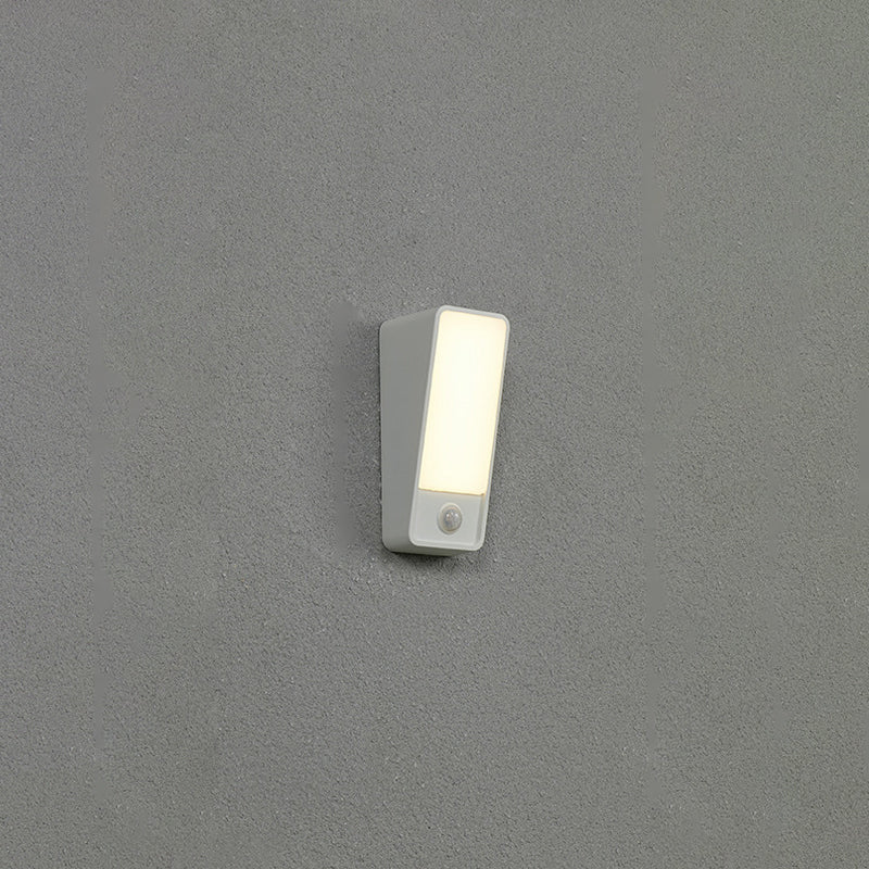 Moderne minimalistische gekippte Rechteck Aluminium LED Wandleuchte Lampe für Garten 