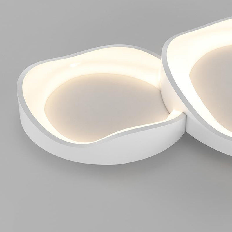 ضوء سقف LED مثبت بشكل مسطح مصنوع من الحديد والبلاستيك PVC مستدير غير منتظم بتصميم حديث وبسيط لغرفة النوم 