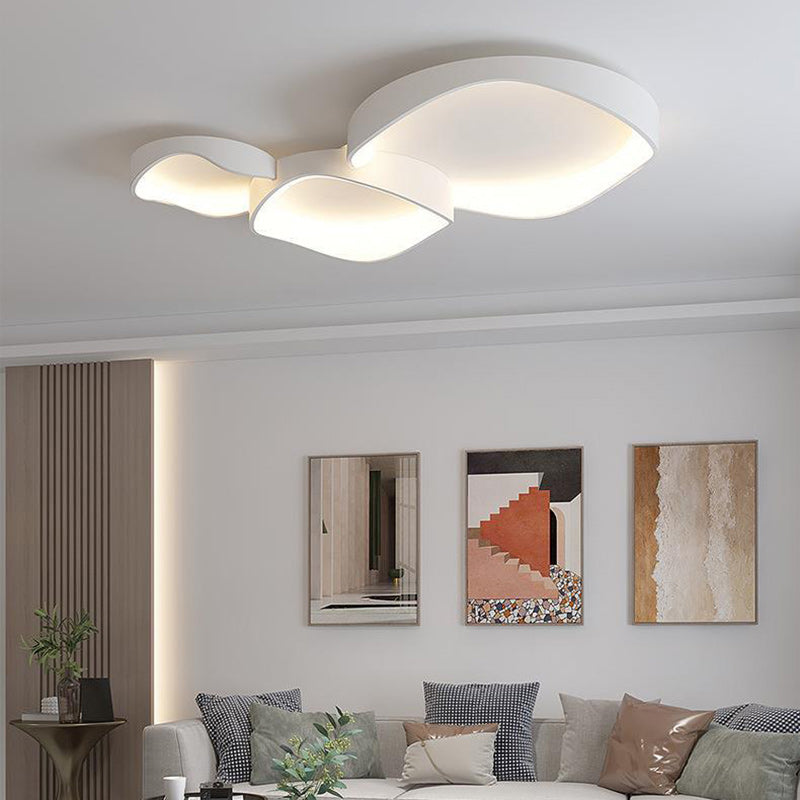 ضوء سقف LED مثبت بشكل مسطح مصنوع من الحديد والبلاستيك PVC مستدير غير منتظم بتصميم حديث وبسيط لغرفة النوم 