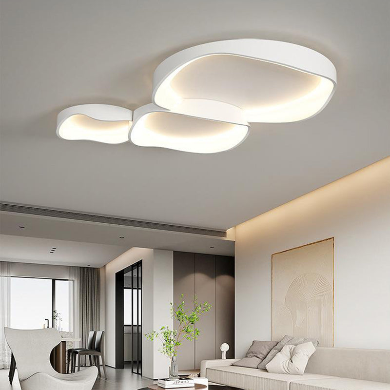ضوء سقف LED مثبت بشكل مسطح مصنوع من الحديد والبلاستيك PVC مستدير غير منتظم بتصميم حديث وبسيط لغرفة النوم 