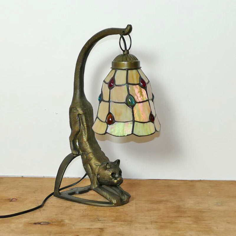 Lampe de Table Traditionnelle Tiffany en Verre Rond à Fleurs Courbées avec Fer à 1 Lumière pour Salon 