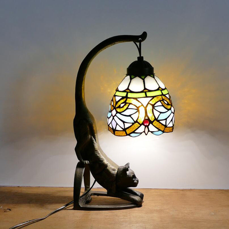 Lampe de Table Traditionnelle Tiffany en Verre Rond à Fleurs Courbées avec Fer à 1 Lumière pour Salon 