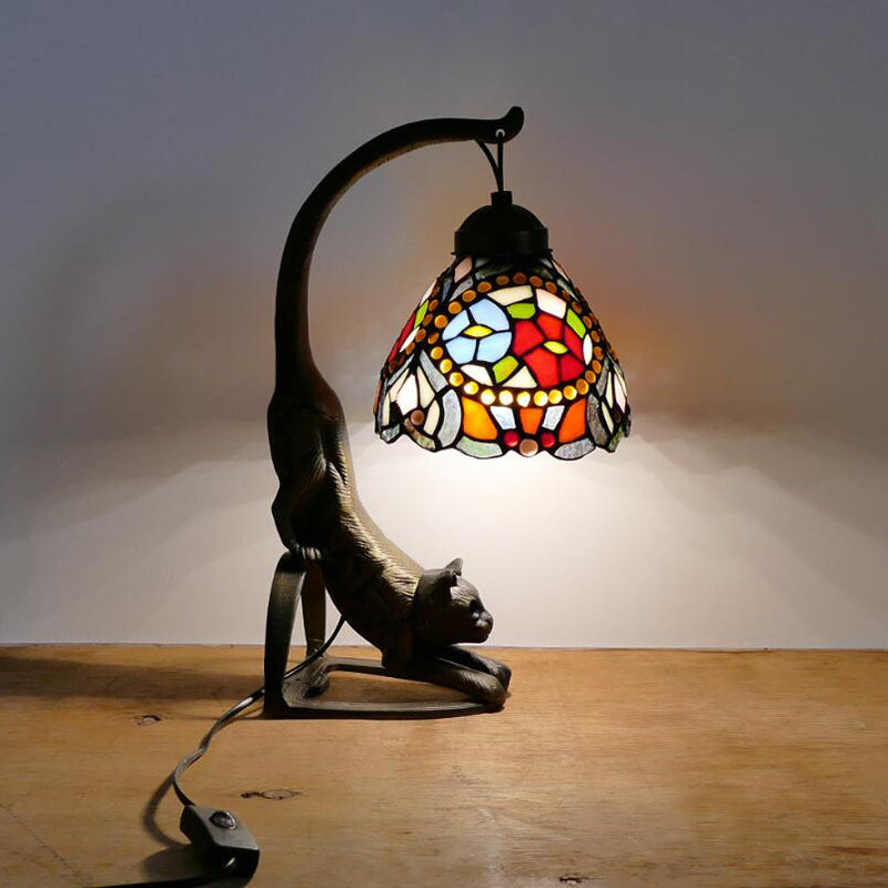 Lampe de Table Traditionnelle Tiffany en Verre Rond à Fleurs Courbées avec Fer à 1 Lumière pour Salon 
