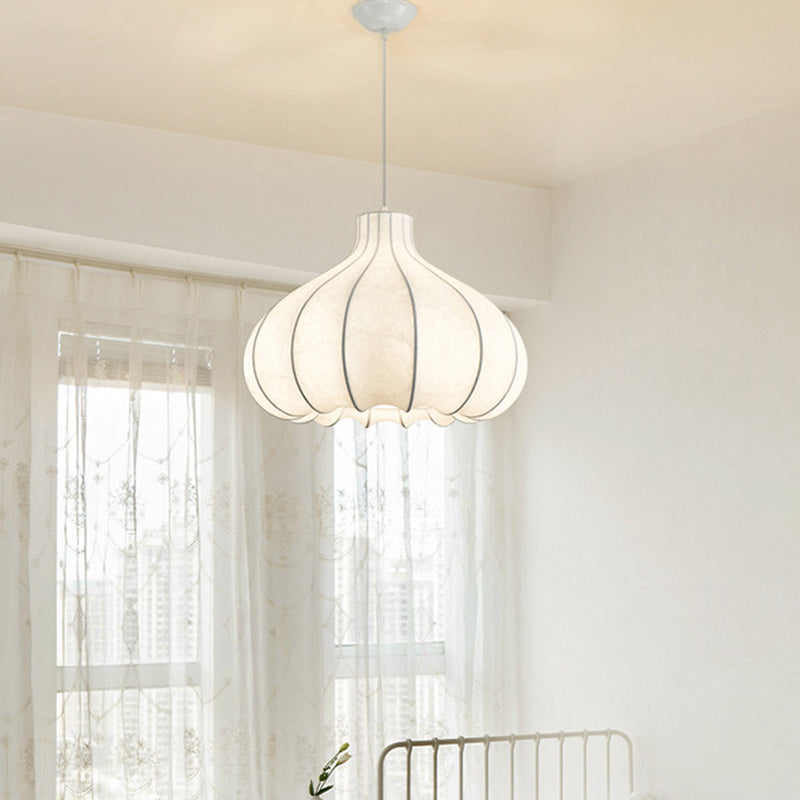 Suspension lumineuse 1 lumière en soie et fer avec abat-jour oignon traditionnel français pour salon 