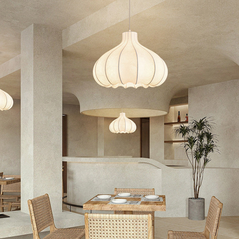 Suspension lumineuse 1 lumière en soie et fer avec abat-jour oignon traditionnel français pour salon 