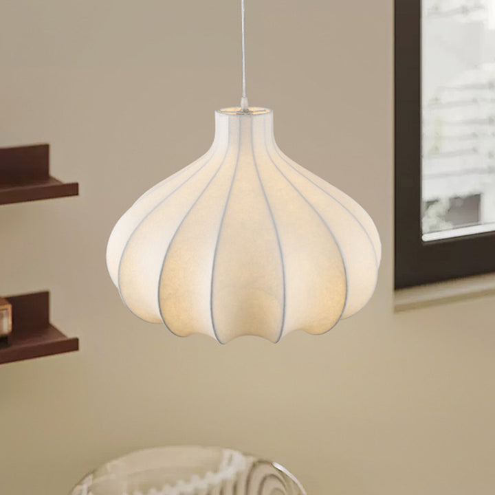 Suspension lumineuse 1 lumière en soie et fer avec abat-jour oignon traditionnel français pour salon 