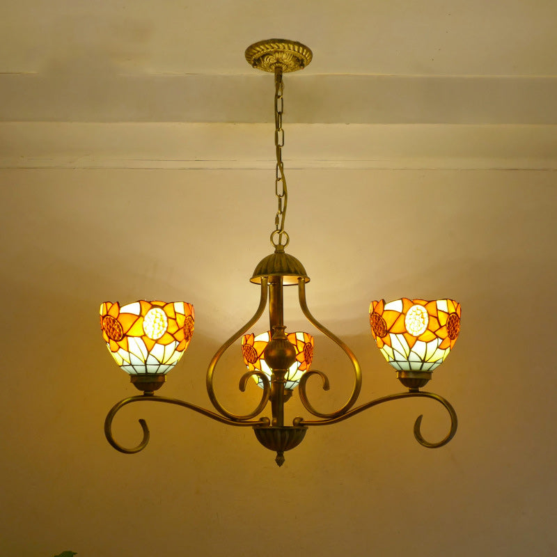 Lustres traditionnels Tiffany en verre à branches incurvées semi-circulaires en fer à 3 lumières pour salon 