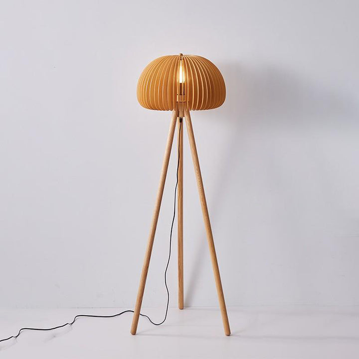 Lampe de sol à 1 lumière en bois massif avec support triangulaire de citrouille japonaise traditionnelle pour chambre à coucher 