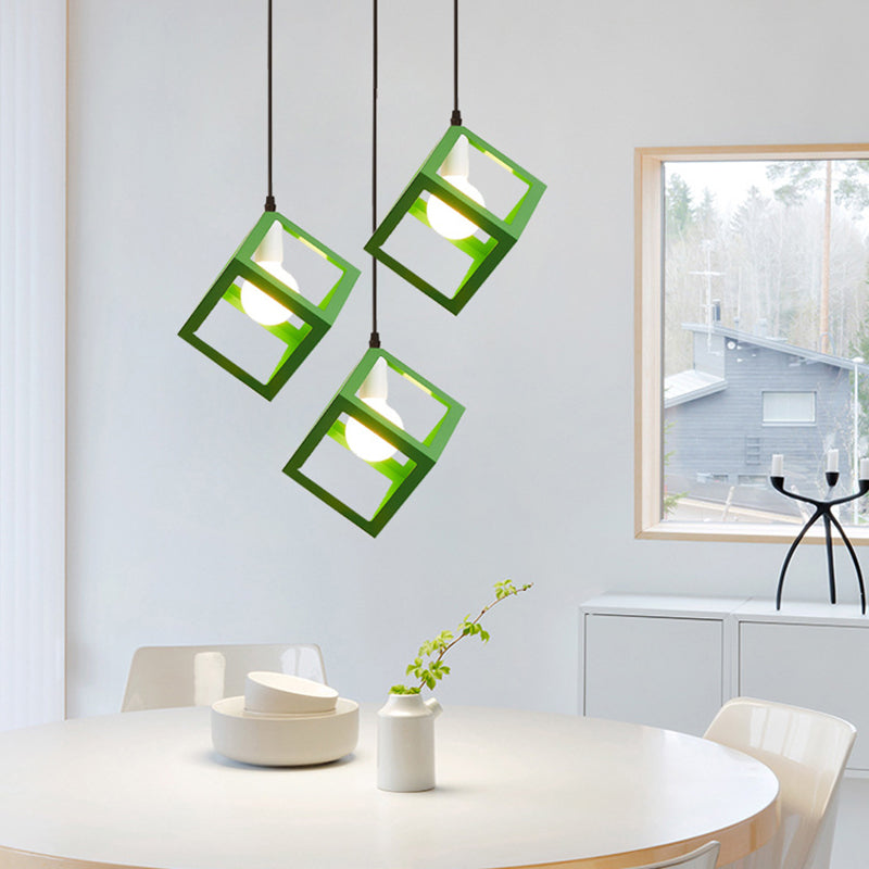 Zeitgenössische industrielle quadratische Dreieck Skelett Eisen 1-Licht Pendelleuchte für Wohnzimmer 