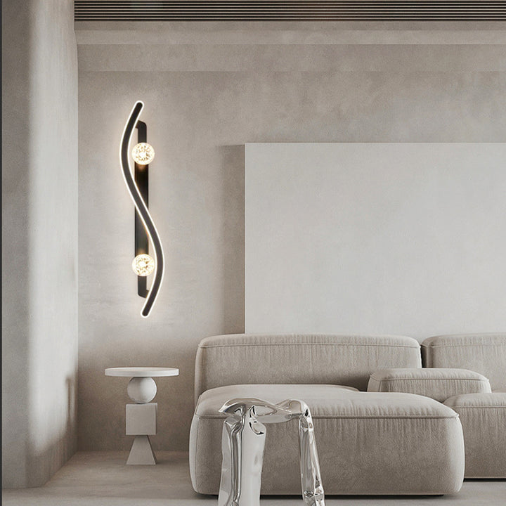 Applique murale LED en verre PC en fer incurvée longue ronde minimaliste moderne pour salon 