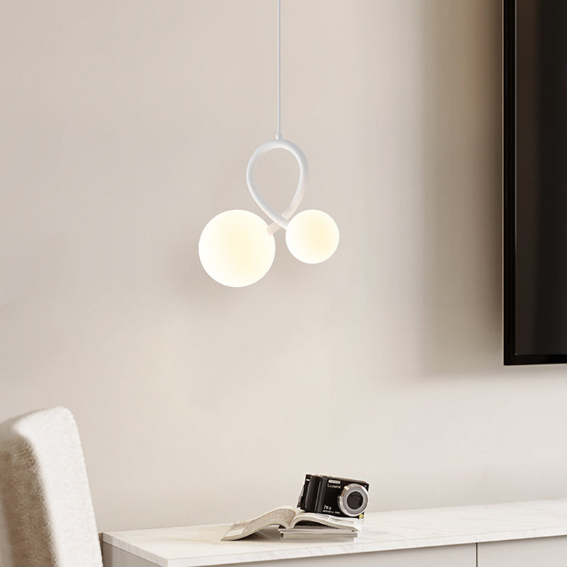 Lustres LED en résine et fer incurvés orbe minimaliste moderne pour salon 